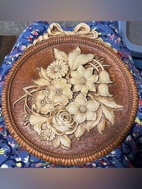 Vintage Plaque/WallDecor Resin/Composite Flowers w/Bow, 1944, by Aristocrat 10”